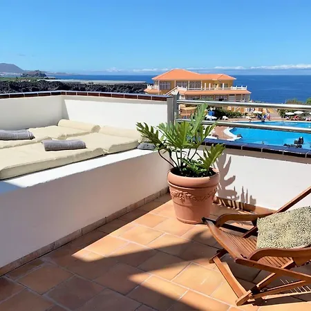 Rustic With Ocean Views Next To Beach