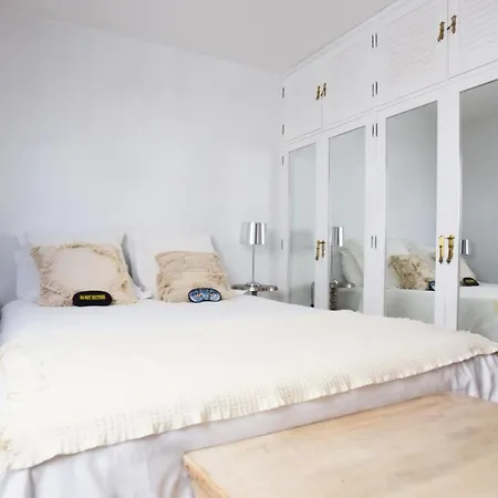 Rustic With Ocean Views Next To Beach *